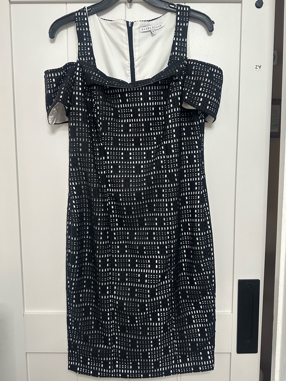 Donna Morgan Black and White Cold-Shoulder Patterned Formal Dress